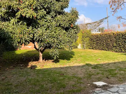Casa - 3 dormitorios   parque - Tolosa
