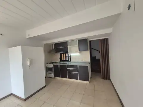 Depto Tipo Casa 2 ambientes con 1 baño