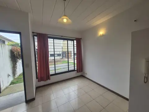 Depto Tipo Casa en Venta con 1 cocheras