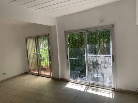 Depto Tipo Casa en Alquiler de 4 ambientes