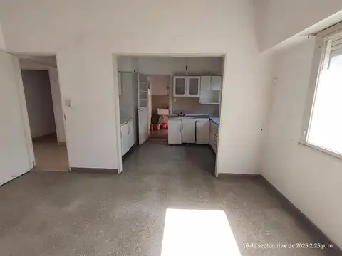 Depto Tipo Casa 4 ambientes con 2 baños