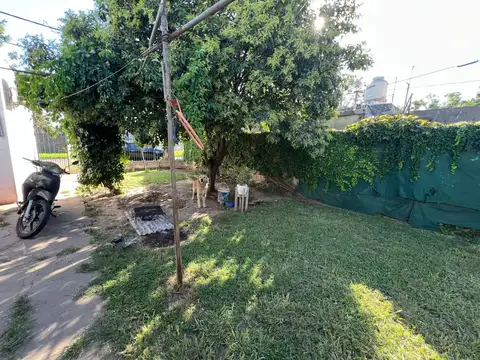 Vendo casa 2 dormitorios en B° industrial