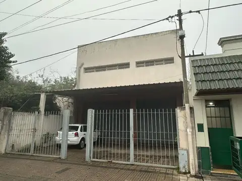 GALPON EN VENTA LA PLATA 361 M2 CUBIERTOS