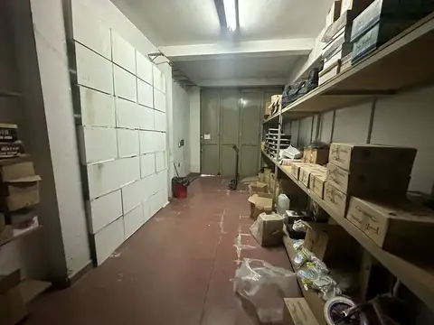 GALPON EN VENTA LA PLATA 361 M2 CUBIERTOS