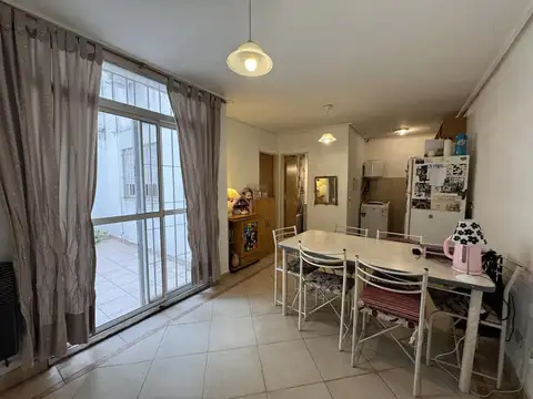 Departamento en venta de un dormitorio con patio barrio Lourdes