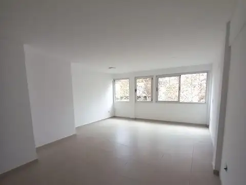 Oficina en  alquiler Quilmes centro - Nueva-