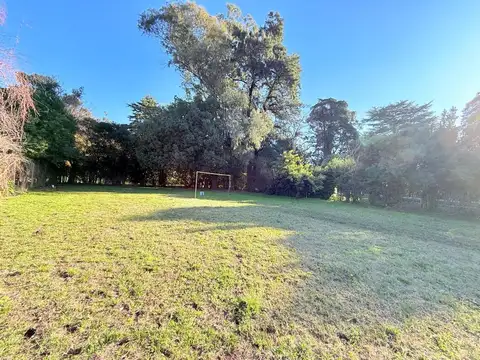 Casa 6 ambientes con 2 baños