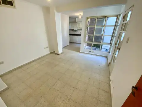 Suipacha 861 - Depto. De Pasillo De 1 Dormitorio En Venta - Lourdes, Rosario