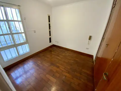 Depto Tipo Casa en Venta en Centro, USD 50.000