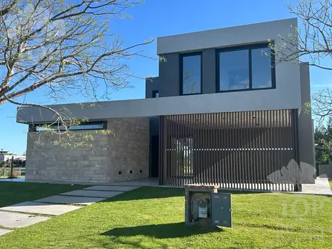 Casa a la laguna a estrenar en Canton Islas