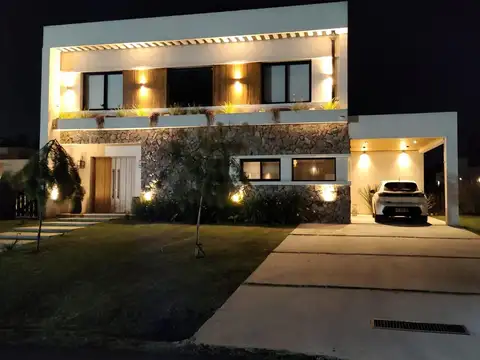 CASA EN VENTA EN FINCA DE ALVAREZ MORENO