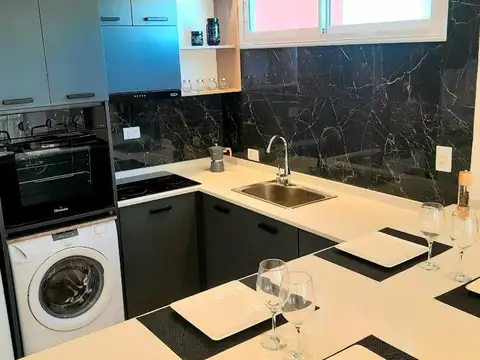 2 Amb. a la calle con Balcon Frances