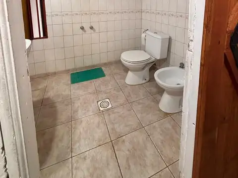 Casa tipo PH en 147 68 y 69, un/dos dormitorio apto banco