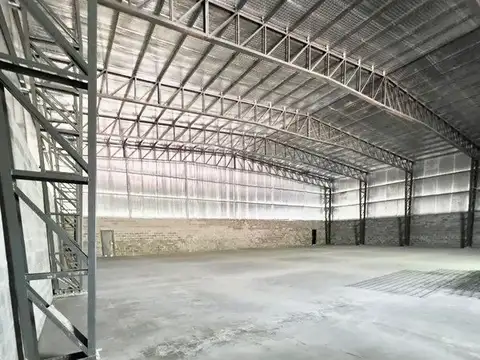 Galpón en alquiler de 900m2 ubicado en Francisco Álvarez