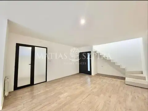 Depto Tipo Casa en Alquiler de 6 ambientes