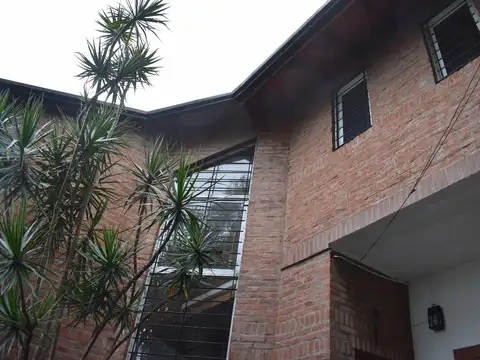 Casa en Venta en Burzaco, USD 200.000