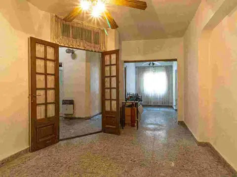 VENTA CASA 4 AMBIENTES PATERNAL TERRAZA PROPIA