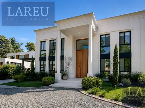 Casa en Venta en Barrio Pilar Privado
