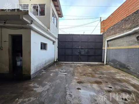 Galpon en Venta 43  mts Fondo