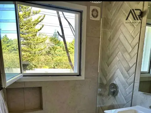 Casa en Alquiler Temporal con 2 cocheras