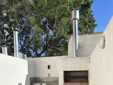 VENTA DUPLEX 2AMB CON JARDIN Y PARRILLA PROPIOS. AMENITIES. APTO CREDITO