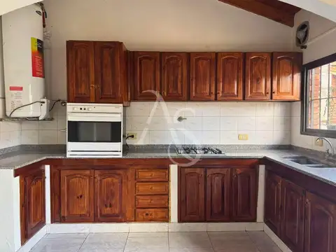 Casa 3 ambientes con 1 baño