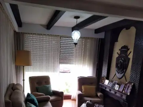 Casa 5 ambientes con 1 baño