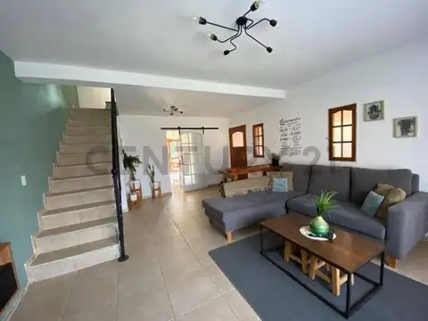 Casa 5 ambientes con 3 baños