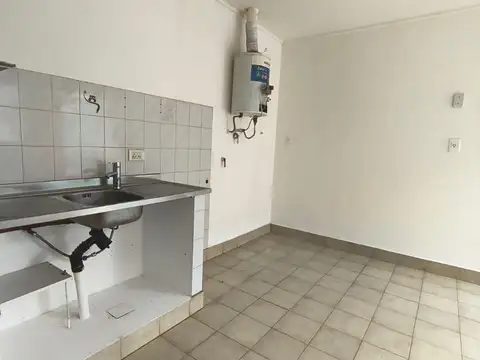 Departamento en Alquiler en Villa Elvira, $ 400.000
