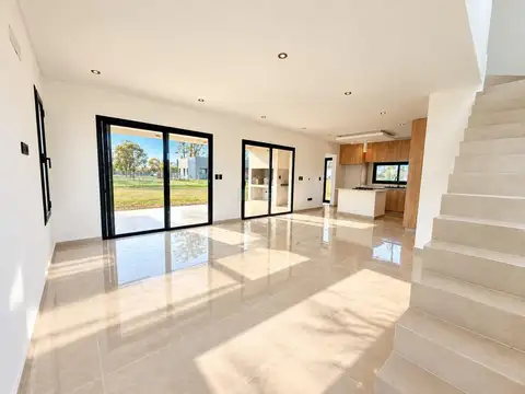 CASA 4 DORMITORIOS BARRIO SANTA SOFIA, Pilar del Este, Pilar