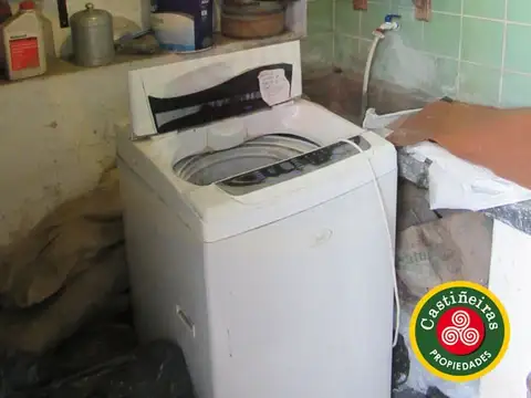 Venta - Chalet - 3 Dormitorios - 2 Baños - JARDIN y entrada de auto - Excelente ubicacion  