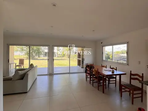 Casa en Alquiler en Pilar del Este - Santa Elena, USD 1.100