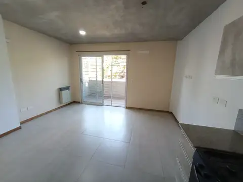 Departamento en Alquiler en Bernal, $ 470.000