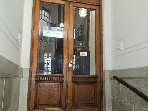 Departamento 136m2 excelente ubicación, a refaccionar, alto potencial