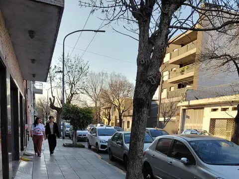 PH 4 AMBIENTES PLANTA BAJA CON PATIO TERRAZA EXCELENTE UBICACION