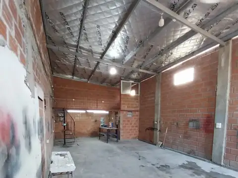 Galpon en Alquiler 10  mts Frente