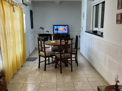 CASA 4 AMBIENTES EN VILLA LUZURIAGA