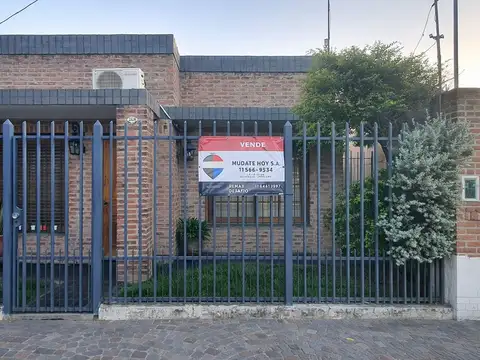 VENTA CASA 4 AMB MORENO CON CASA A REFACCIONAR