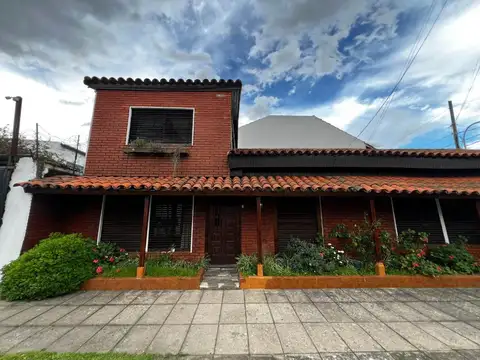 VENTA CASA 4 AMB C/COCHERA APTO CRÉDITO - V ALSINA