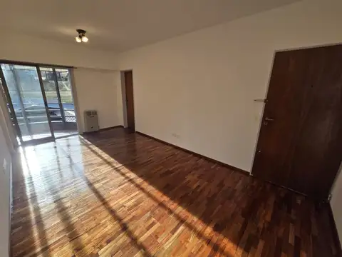 Ministro Brin 3000, Piso 1