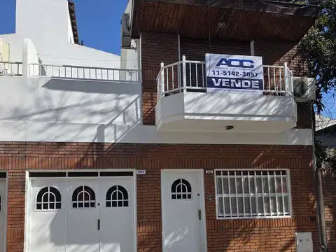 DUPLEX 3 AMBIENTES TOILETTE Y BAÑO - GARAGE - BALCON - TERRAZA