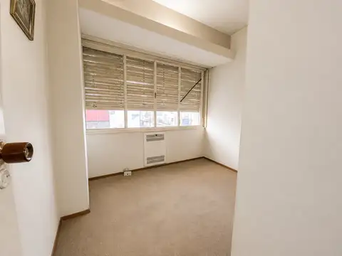 Oficina 4 ambientes con 1 baño