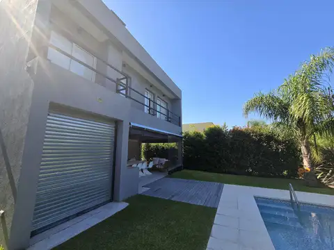Casa 6 ambientes con 3 baños
