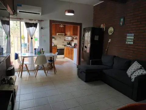 Depto Tipo Casa 4 ambientes con 2 baños