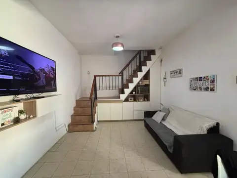 Depto Tipo Casa en Venta de 4 ambientes