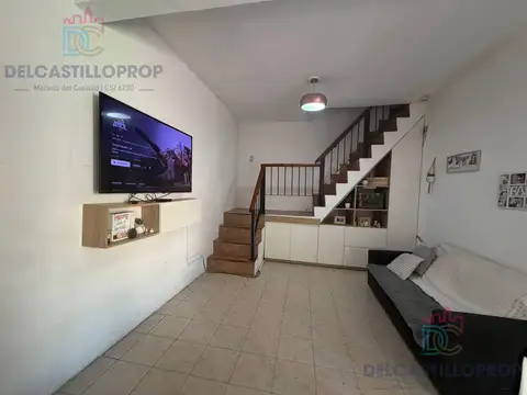 Depto Tipo Casa 4 ambientes con 2 baños
