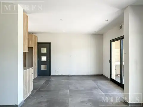 Casa en venta sobre lote interno en barrio Eucaliptos Haras Santa María