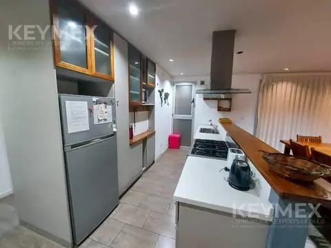 Casa 5 ambientes con 4 baños