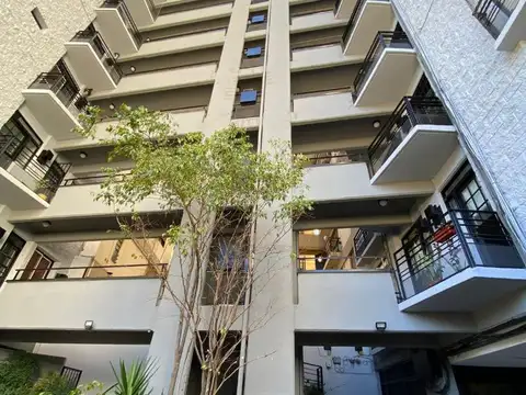 DEPARTAMENTO EN VENTA EN PLENO LAS LOMITAS CON COCHERA