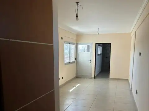 Depto Tipo Casa en Venta en Versalles, USD 248.000